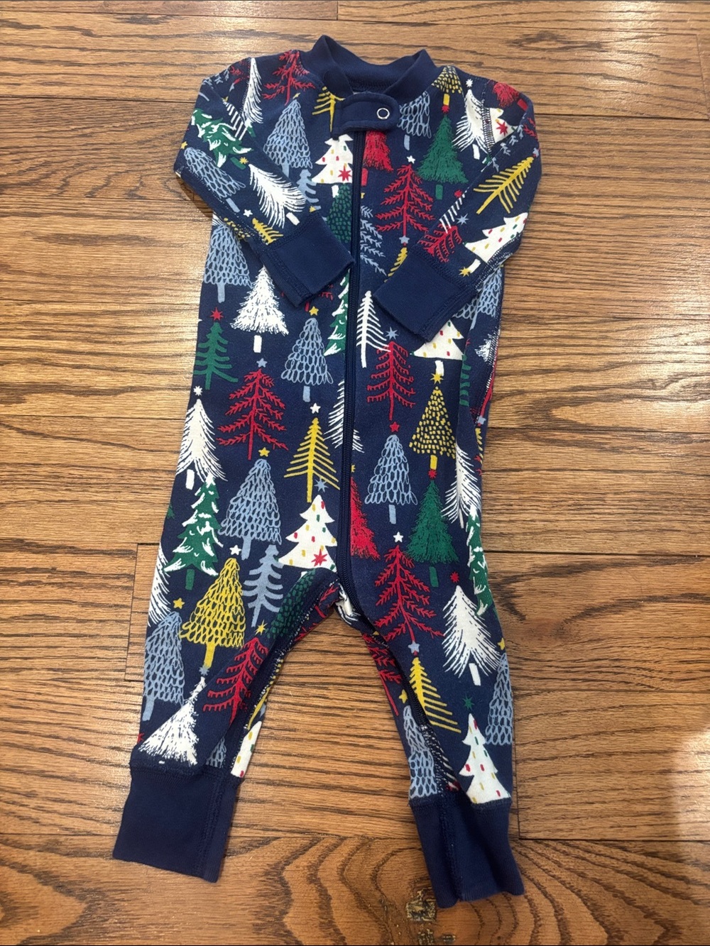 Hanna Andersson Navy Baby Zippered Sleepsuit with Multicolor Tree Motif